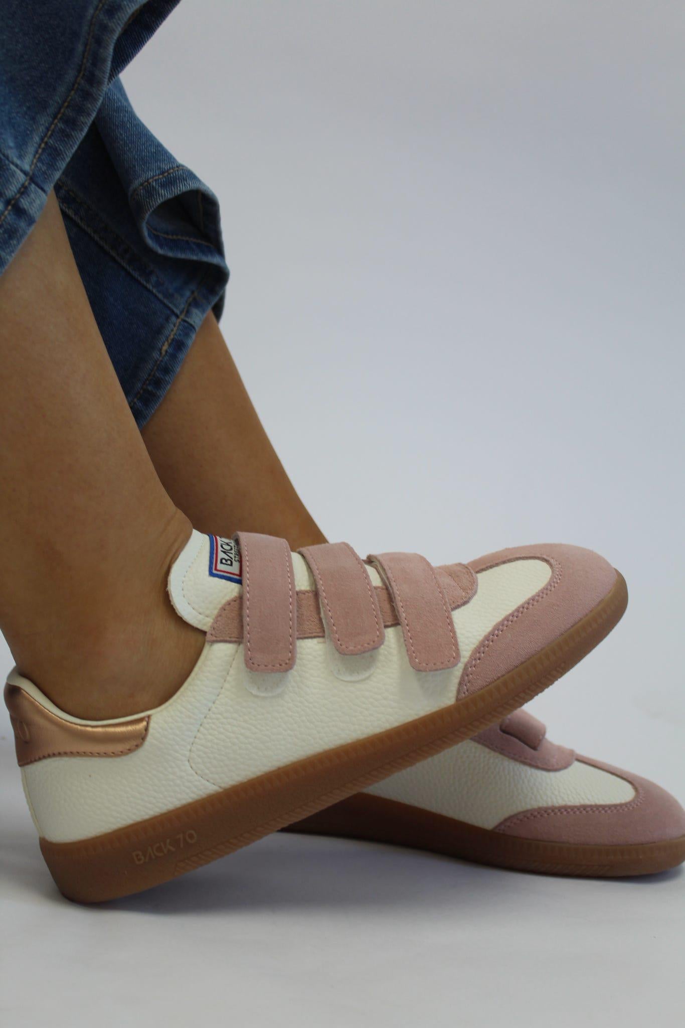 White Pink Mias