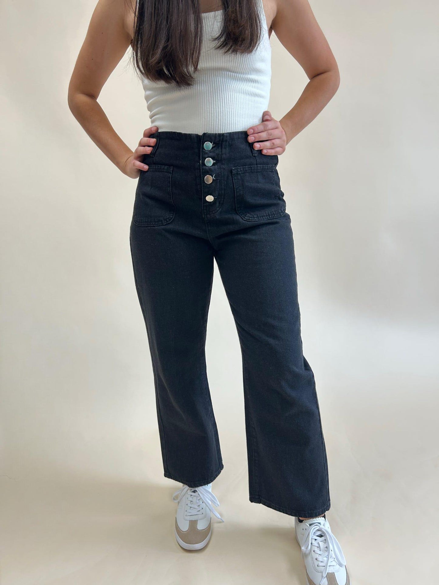 Button Jeans