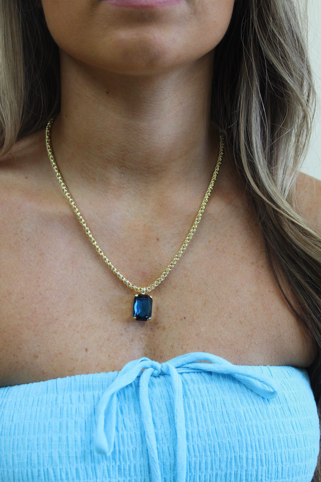 KATHLEEN PENDANT NECKLACE