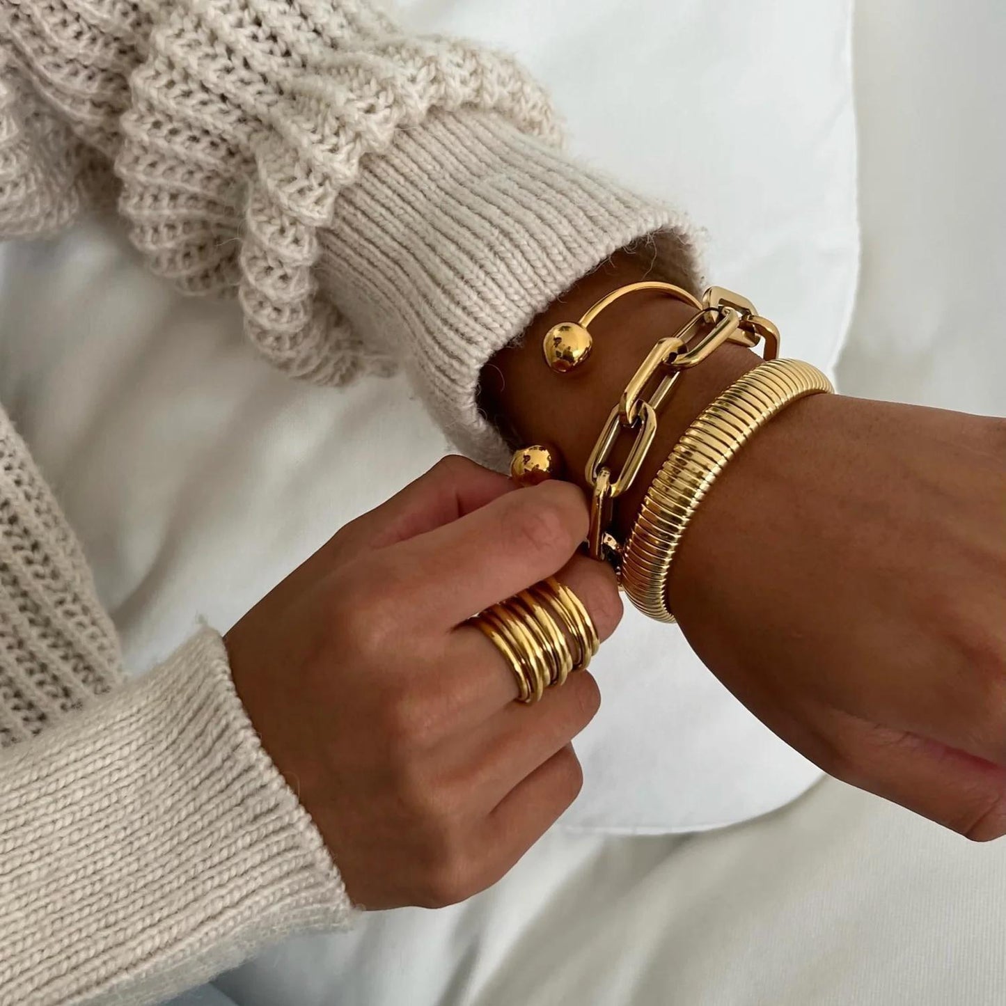 Gage Oversized Link Bracelet- Gold