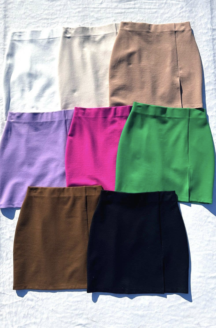 PONTE MINI SKIRT WITH ONE SLIDE SLIT: RUST