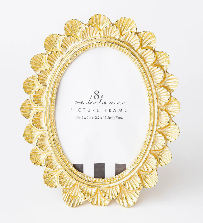 Gold Scalloped 5x7 Picture Frame