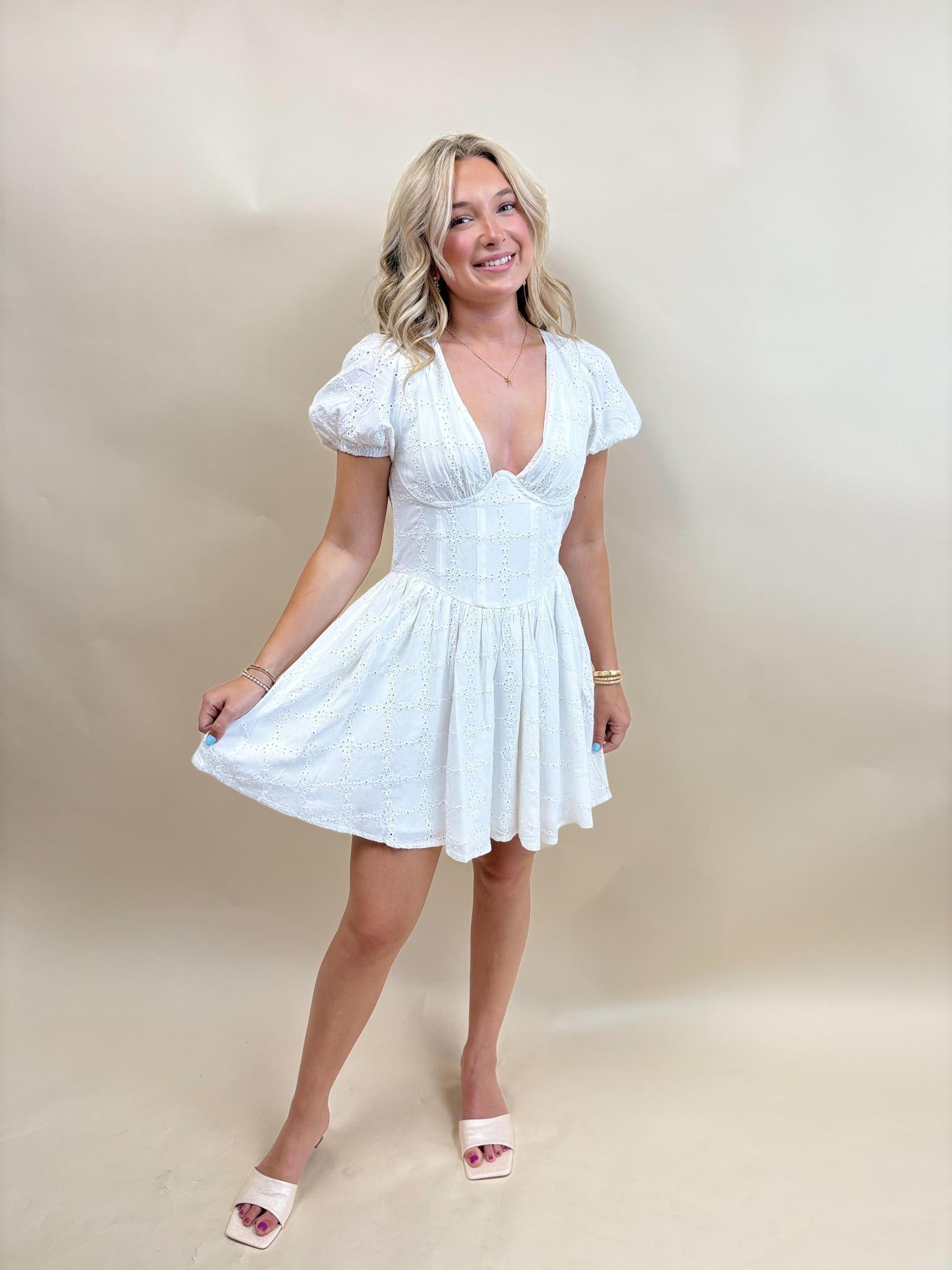 white eyelet dress Short Sleeve Open Back Mini Short puff sleeves add artisan loafers Adrianna Papell Women's Beaded Size:USA 10 (L)/42 in.(107 cm)Garment Chest