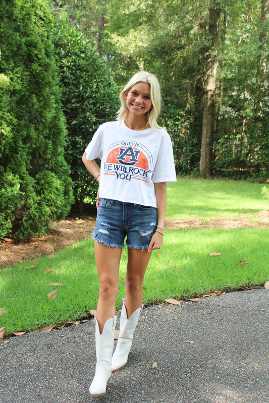 Queen Auburn Tee