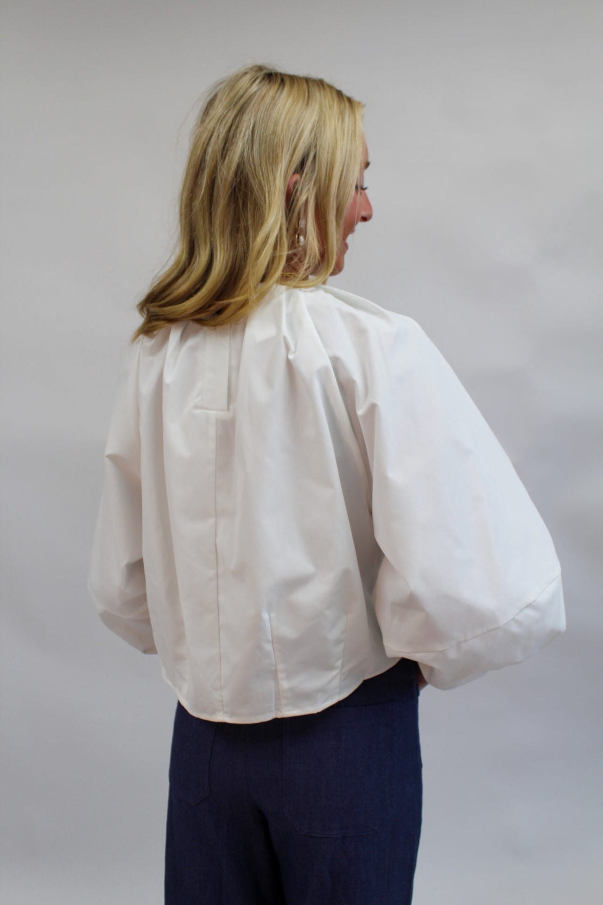 Signature Poplin Top with Round Pleated Neck