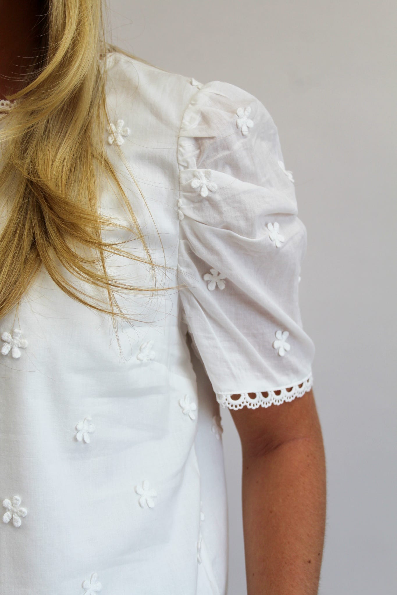 Champagne Behavior Short Puff Sleeve Blouse - White