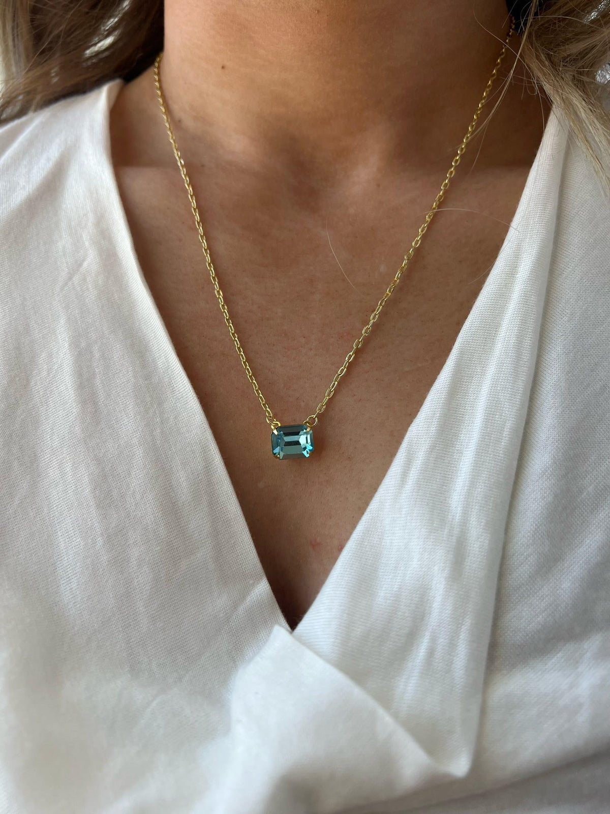 Octavia Single Crystal Pendant