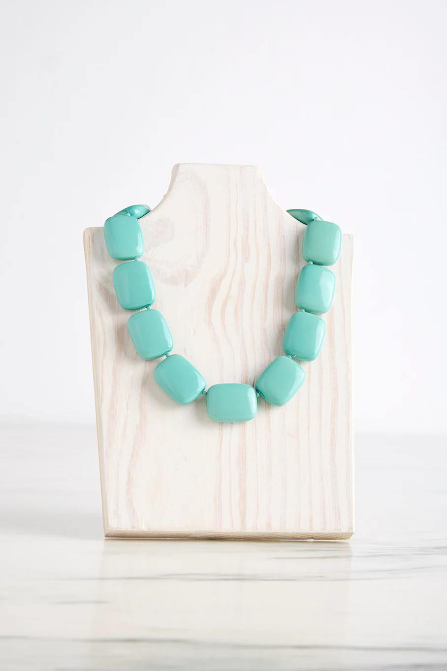 Hot Girls Pearls Chicklet Necklace