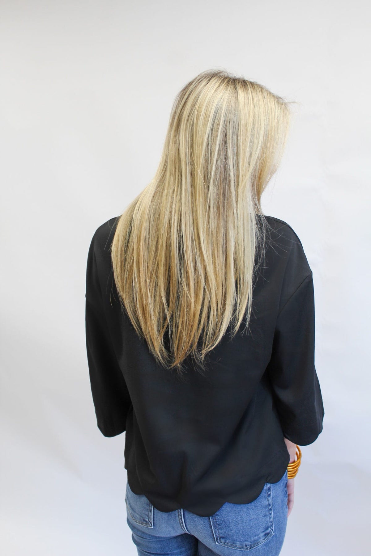 Leisure Chic Scallop Hem Top