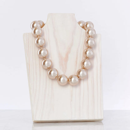 Hot Girls Pearl Pearl Necklace