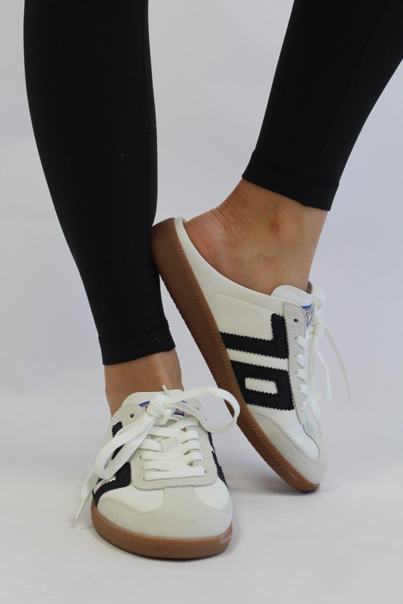 Black White Easter Back 70