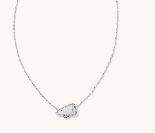 Cheer Short Pendant Necklace