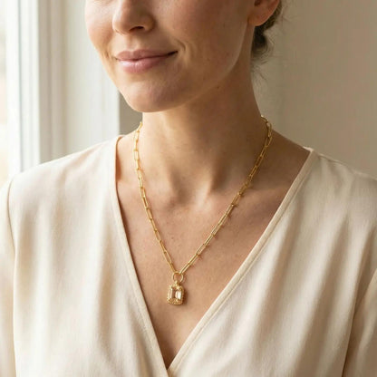 Octavia Scalloped Pendant Necklace