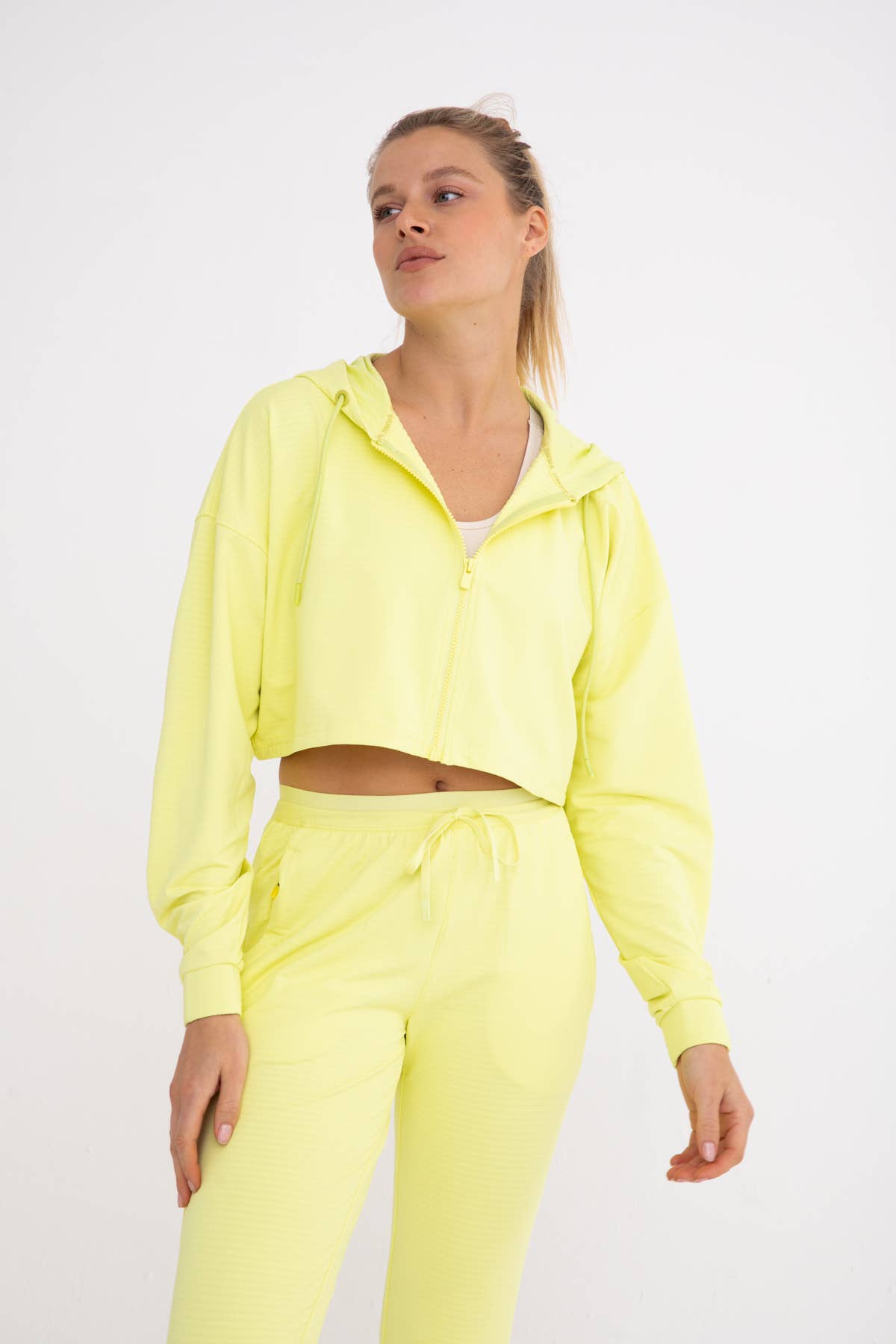 Active Cropped Jacket with Textured Interior